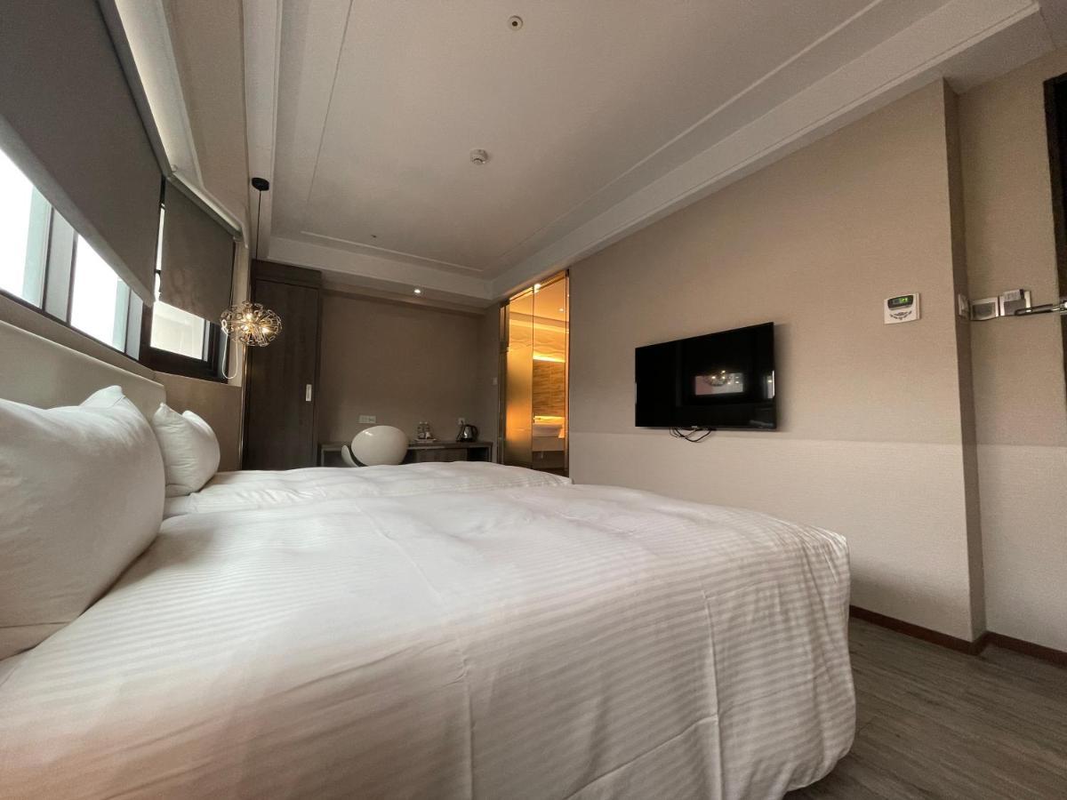 Royal Fine Hotel Kaohsiung Buitenkant foto