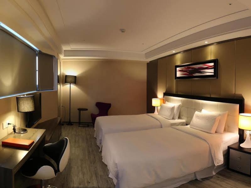 Royal Fine Hotel Kaohsiung Buitenkant foto